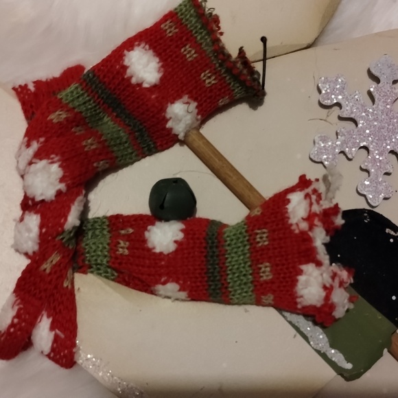 CHRISTMAS Wooden Snowman with True Knitted Scarf & Tin Shovel - Picture 3 of 7